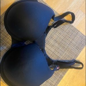 NIP 38DD Victorias Secret Bra Black, lined with underwire Style 359880